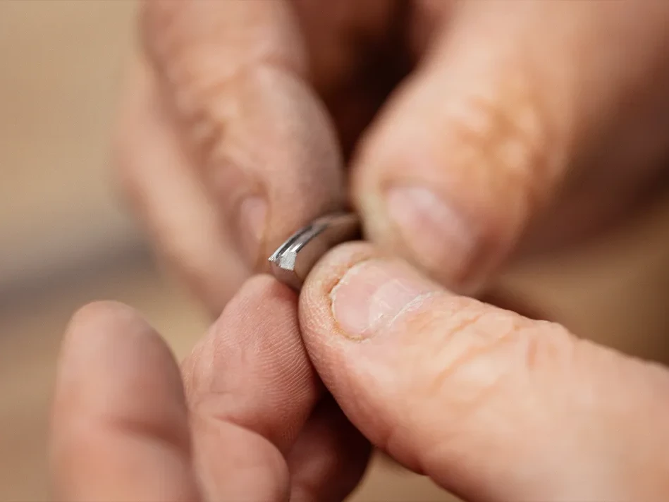 Conception d'outils de finition du cuir par l'entreprise Regad