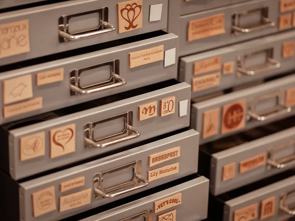 Exemples de marquage et personnalisation du cuir réalisés par l'entreprise Regad