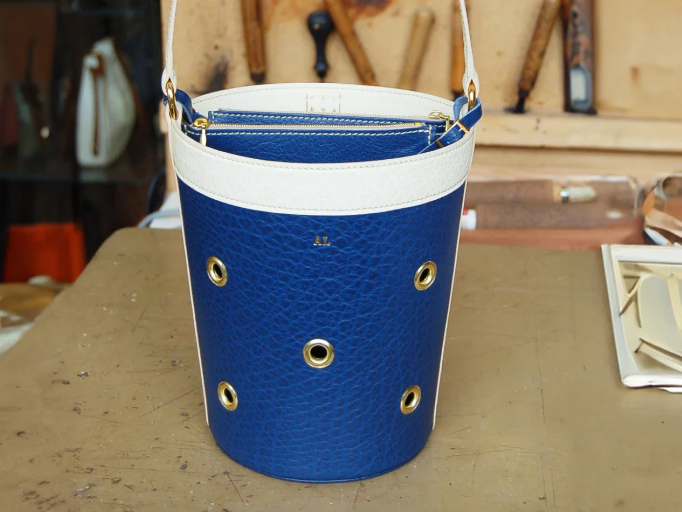 réalisation sac avec composteur laiton marquage cuir