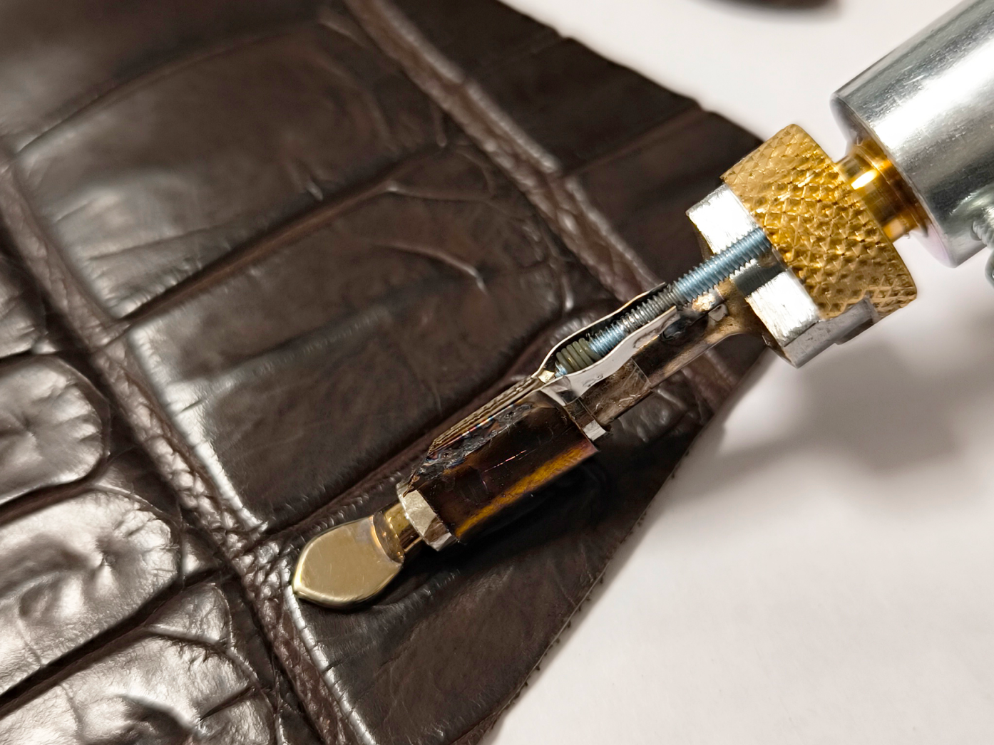 fer maroquinier regad pour le travail du cuir